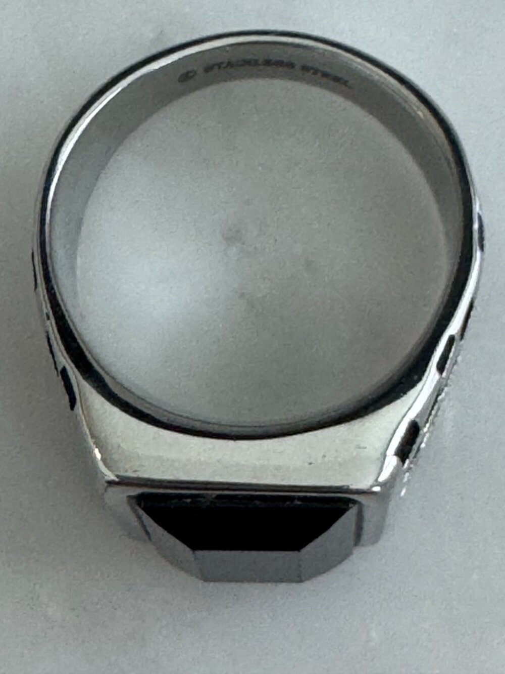 Men’s Stainless Steel Black Stone Statement Signet Ring Size 10 - Picture 3 of 4